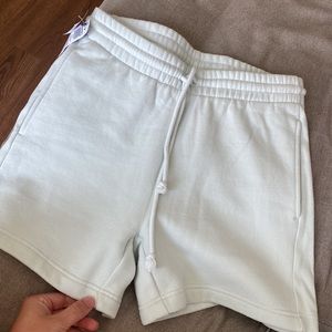 NWT Aritzia TNA Sweatshorts
